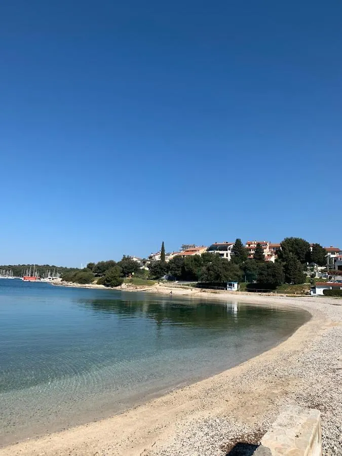 Sea Breeze Studio Pula Guest house